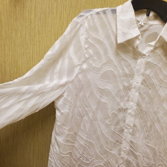 NWOT Zebra Print Semi Sheer Tunic Bishop Sleeve Size Lg - Picture 9 of 12